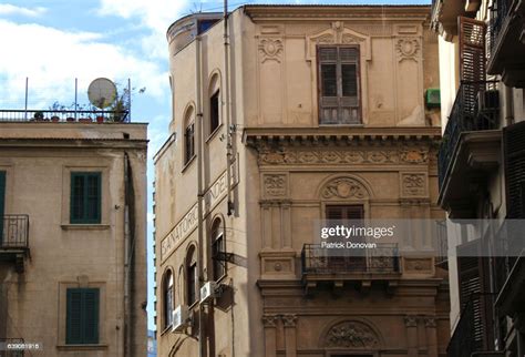 Come arrivare a Piazzetta Francesco Bagnasco a Palermo con .